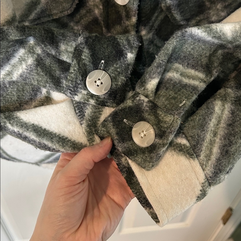 Stradivarius Women’s Green Plaid Shirt Jacket Fleece Shacket | Size L - Picture 5 of 15